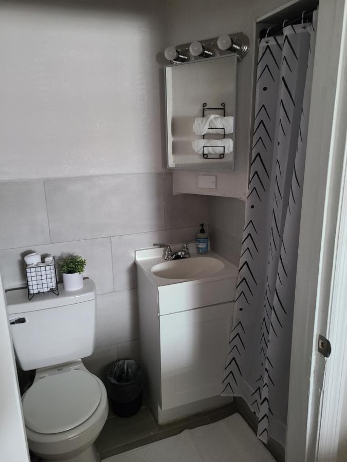Modern Studio Retreat With King Bed - Cozy Comfort Pahokee Ngoại thất bức ảnh